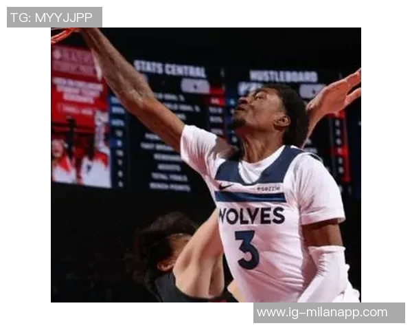 麦克丹尼尔斯半场完美表现6中6砍17分三分球全中并上演精彩空接暴扣 麦克丹尼尔斯半场完美表现6中6砍17分三分球全中并上演精彩空接暴扣