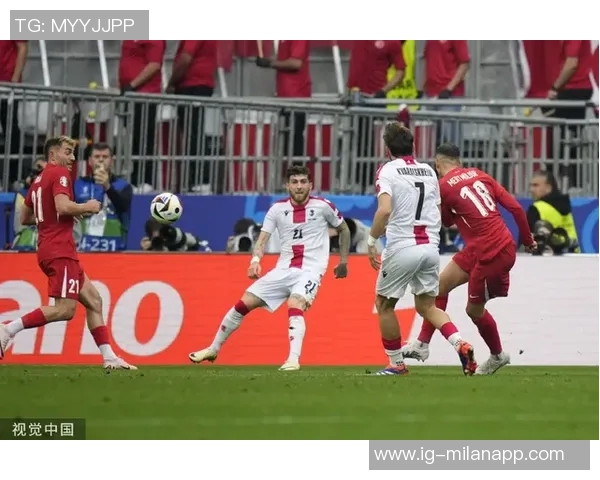 恭贺居莱尔与伊尔迪兹荣获土耳其足球推广奖的辉煌成就